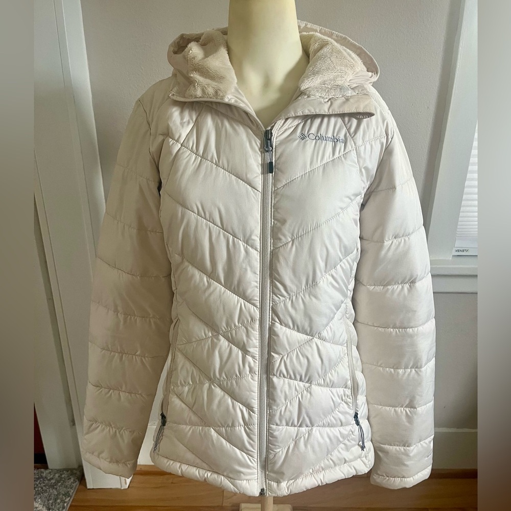 Columbia Women's Cream Puffer Jacket with Omni-Heat™ Reflective Technology